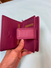 Load image into Gallery viewer, VERONA medium leather purse with RFID protection