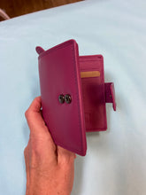 Load image into Gallery viewer, VERONA medium leather purse with RFID protection