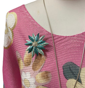Magnetic flower brooch