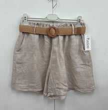 Load image into Gallery viewer, Linen belted shorts
