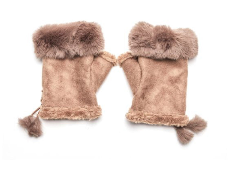 Faux fur fingerless gloves