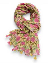 Load image into Gallery viewer, Geraniums scarf
