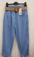 Load image into Gallery viewer, Cotton belted trousers
