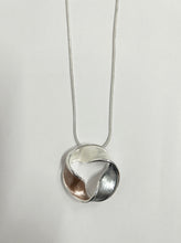 Load image into Gallery viewer, Three colour pendant  necklace
