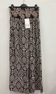 Wide leg trousers