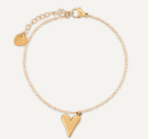 Load image into Gallery viewer, Heart clasp bracelet in silver or gold
