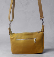 Load image into Gallery viewer, AMBER Italian leather handbag
