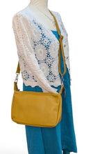 Load image into Gallery viewer, AMBER Italian leather handbag
