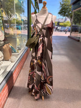Load image into Gallery viewer, Satin feel maxi dress
