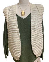 Load image into Gallery viewer, Chunky knitted waistcoat
