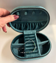 Load image into Gallery viewer, Velvet jewellery box
