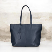 Load image into Gallery viewer, VERITY   Large Italian leather handbag
