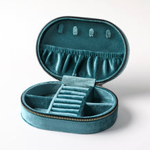 Load image into Gallery viewer, Velvet jewellery box
