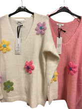 Load image into Gallery viewer, V-neck Daisy jumper
