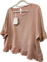 Load image into Gallery viewer, Frill edge linen top
