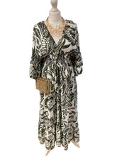 Load image into Gallery viewer, Floral shirred waist midi dress
