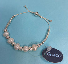 Load image into Gallery viewer, Rhodium silver and fresh water pearl drawstring adjustable bracelet
